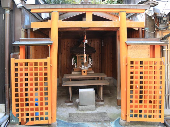 奈良県奈良市元林院町28　猿沢の池近くの八王子四之室神社